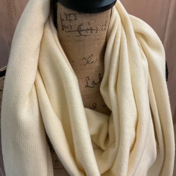 Hunter Play Essential Cream Scarf oversized large warm ivory white winter New - Picture 6 of 9